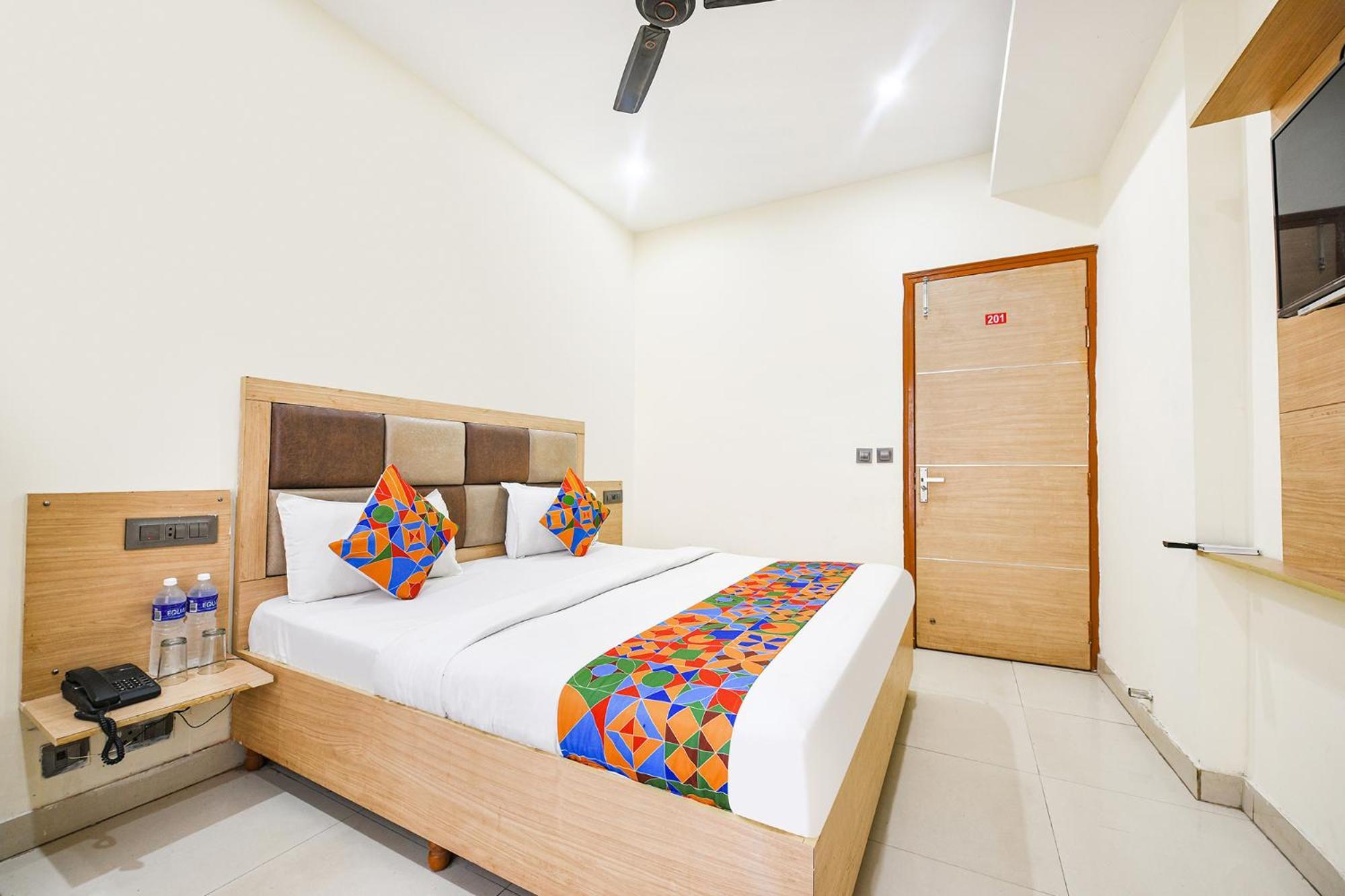 Fabescape Panchkula Motels Экстерьер фото