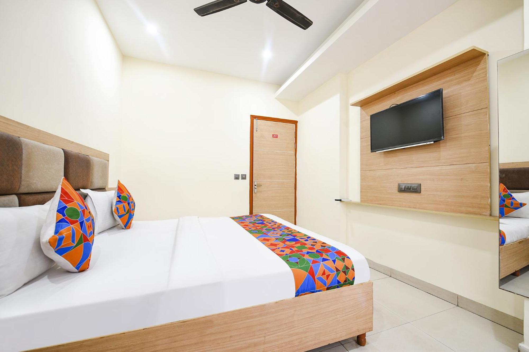 Fabescape Panchkula Motels Экстерьер фото