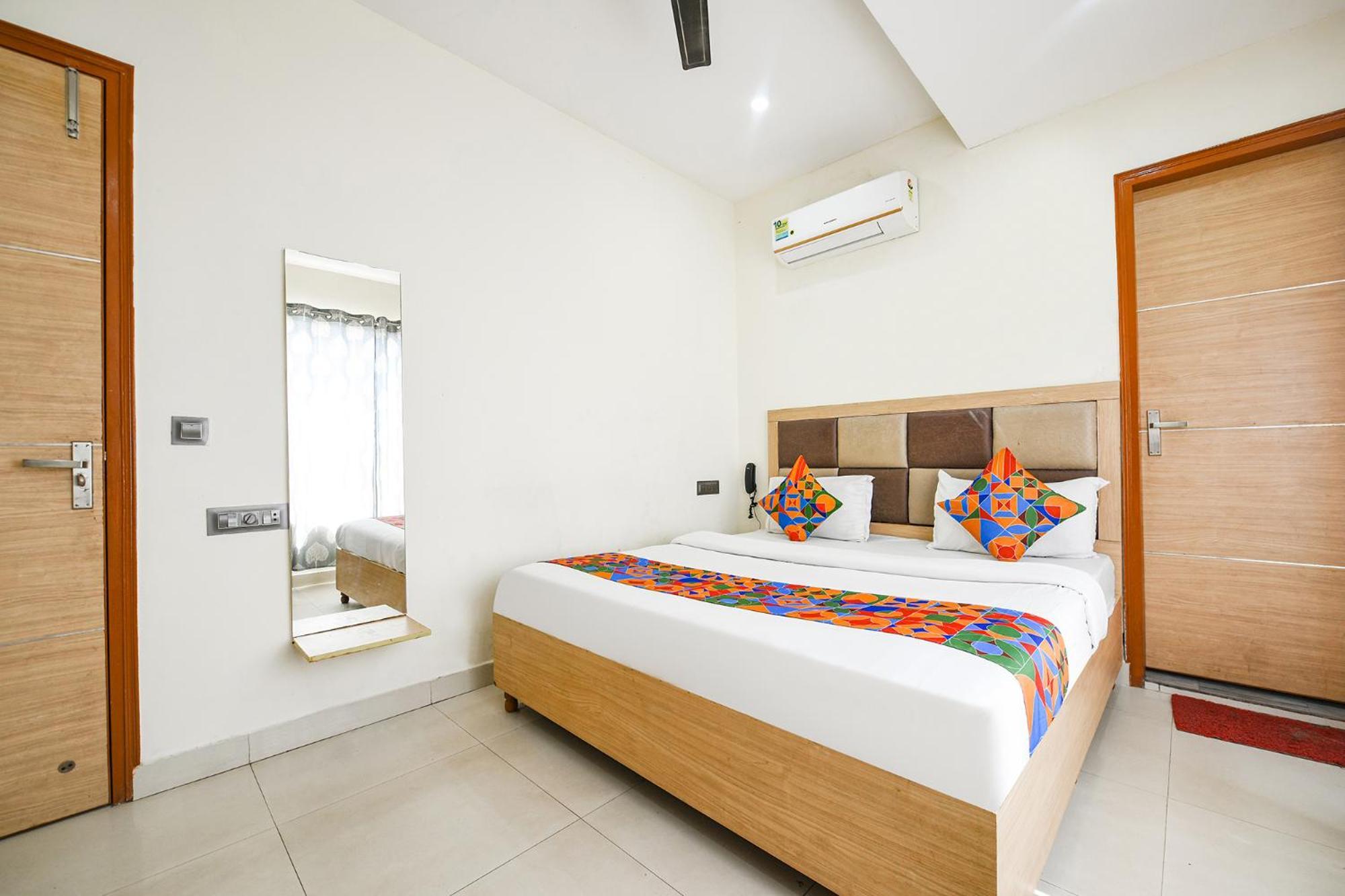 Fabescape Panchkula Motels Экстерьер фото